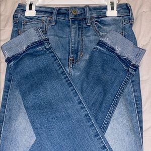 HOLLISTER SUPER SKINNY JEANS